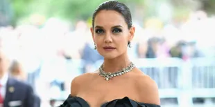 Rayakan Mother's Day, Katie Holmes Unggah Foto Cantik Suri Cruise