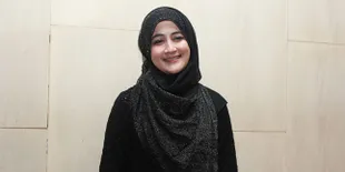 Rayakan Ultah, Pipik Dian Irawati Pilih Berdiam di Masjid