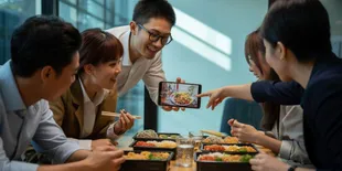 Rekomendasi Drama Korea untuk Teman Makan Siang di Kantor, Bikin Istirahat Makin Seru