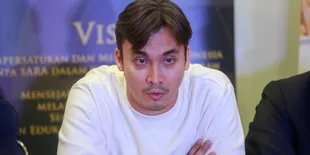 Rendy Kjaernett Minta Maaf Soal Kabar Perselingkuhannya dengan Syahnaz Sadiqah