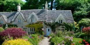 Replika Desa Cantik di Inggris Ini Bikin Liburan Lebih Seru