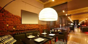 Restoran Dengan Bahan Dasar Karton!