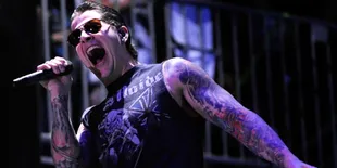 [Review] Ada Raja Tengkorak di 'Hail To The King' Avenged Sevenfold!