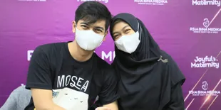 Ria Ricis Jadi Mama Muda, Teuku Ryan Ingin Istrinya Tetap Gaul dan Periang