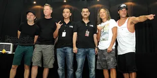 Rihanna, Eminem dan Metallica Konser Untuk Veterans Day