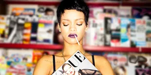 Rihanna Lepas Celana Dalam di Depan Kamera?