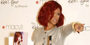 Rihanna Tampil Lipsync di Singapura?