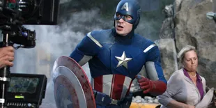 Rilis 2016 'CAPTAIN AMERICA 3' Bakal Saingi 'SUPERMAN VS BATMAN'?