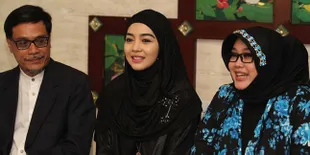 Rina Gunawan Tak Tahu Kapan Pernikahan Nuri Kembali Digelar