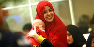 Risty Tagor Belum Ceritakan Kondisi Stuart Collin ke Anaknya