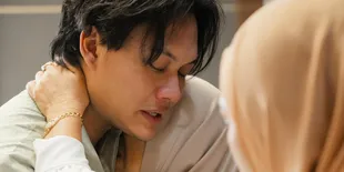 Rizky Febian Menangis Haru Saat Menggelar Pengajian Sebelum Menikah dengan Mahalini