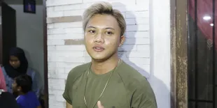 Rizky Febian Wujudkan Impian Almarhumah Ibunda Lewat Konser Musik