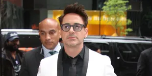 Robert Downey Jr Minta Scarlett Johansson 'Berhenti' Akting