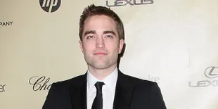 Robert Pattinson Dekat Lagi Dengan Riley Keough?