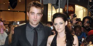 Robert Pattinson - Kristen Stewart Rayakan Tahun Baru Bersama?
