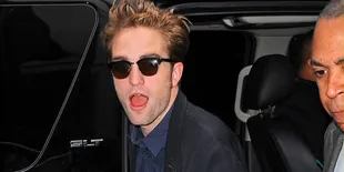 Robert Pattinson 'Main Gila' Dengan Tiga Wanita Sekaligus