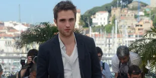 Robert Pattinson Terlibat Dalam Film Adaptasi Novel Erotis?