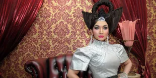 Roro Fitria Ikut Hadiri Malam Midodareni Gibran-Selvi di Solo