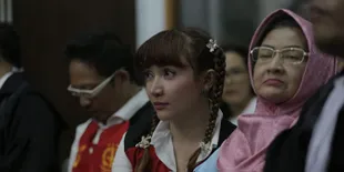 Roro Fitria Kerap Dandani Ibunda Tercinta Semasa Hidupnya