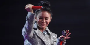 Rossa Buka Malam Puncak FFI 2013 Dengan Lagu Indonesia Raya