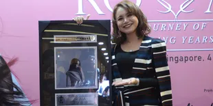 Rossa Raih 4 Platinum Untuk Album 'NEW CHAPTER' Dalam 6 Bulan