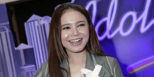 Rossa Rupanya Tak Suka Dengan Make Up Tebal, Ini Alasannya