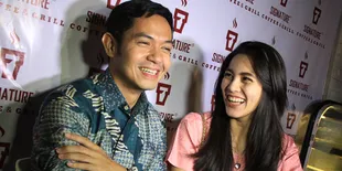 Rumah Tangga Dude Harlino dan Alyssa Soebandono Penuh Cinta