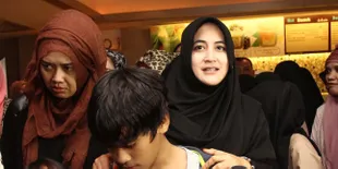 Rumah Terbakar, Istri Uje Loncat Dari Lantai 2 Selamatkan Anak