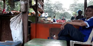 Saat Jupe Dimakamkan, Pemilik Warung Ini Raih Untung Besar