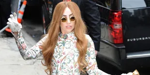 Saat Lady Gaga Gagal Gaul di Panggung, Dijamin Bikin Kamu Ngakak!