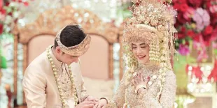 Sah, Ria Ricis Bercucuran Air Mata Saat Teuku Ryan Lancar Ucap Ijab Kabul