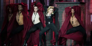 Sakit Laryngitis, Madonna Batalkan Konser