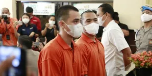 Saksi Korban Tidak Hadir, Kuasa Hukum Rico Valentino &#38; Putra Siregar Kesal