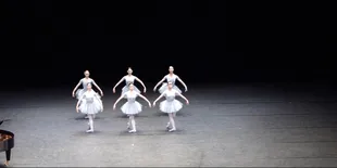 Salah Gerakan dan Posisi, Penari Ballet Ini Bikin Penonton Ngakak