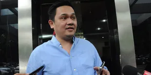 Sama Dari Jerman, Farhat Sebut Lambang Nazi Tak Beda Dengan Mercy