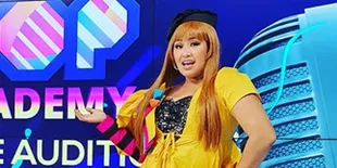 Sambil Terisak, Pinkan Mambo Kenang Masa Terjerat Hutang Ratusan Juta - Tak Punya Uang Rp 5000 di Dompet