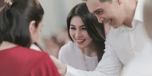 Sandra Dewi Jadi Ibu Baptis Anak Chelsea Olivia - Glenn Alinskie