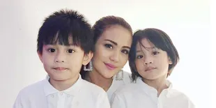 Sang Buah Hati Selalu Rindu dengan Makam Almarhum Herman Seventeen