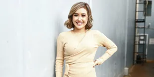 Sang Kekasih Bakal Jadi Mualaf, Cita Citata Bangga Roy Geurts Sudah Hafal Al-Fatihah