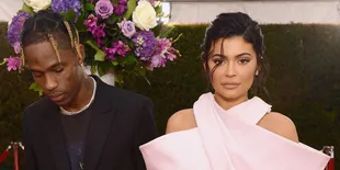 Sangkal Tuduhan Selingkuhi Kylie, Travis Scott Batalkan Konser dan Pulang