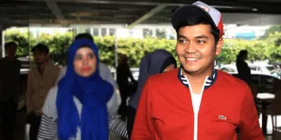 Sapa Fans di Instagram, Indra Bekti Malah Panen Perang Komentar