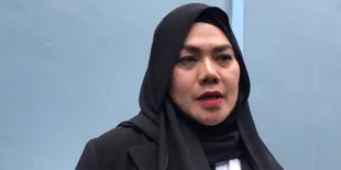 Sarita Abdul Mukti Ditasbihkan Sebagai 'Istri Sah Basmi Pelakor'