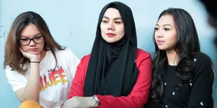 Sarita: Netizen Bilang Jennifer Dunn Pakai Semar Mesem, Jaran Goyang
