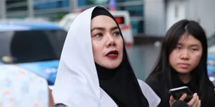 Sarita Tanggapi Isu Shafa Harris Check In Berdua dengan Bastian Steel