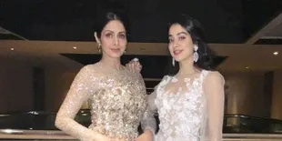 Satu Bulan Setelah Kematian Sridevi, Janhvi Kapoor Kembali ke Lokasi Syuting