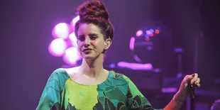 Sebar Potongan Video Singkat, Lana Del Rey Bawa Sejuta Misteri