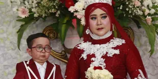 Sebelum Ada Masalah, Daus Mini dan Shelvie Sempat Memberikan Surprise Buat Istri Komedian Ginanjar