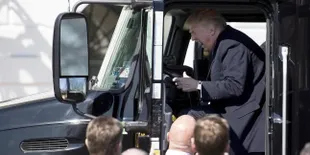 Sebelum Adakan Pertemuan, Donald Trump Malah Jadi 'Supir Truk'