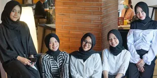 Sebelum Jadi Penyanyi, Putih Abu-Abu Ternyata Adalah Grup Lawak