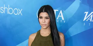 Sebelum Kabar Hamil Kylie &#38; Khloe Muncul, Kourtney Kardashian Tulis Pesan Ini